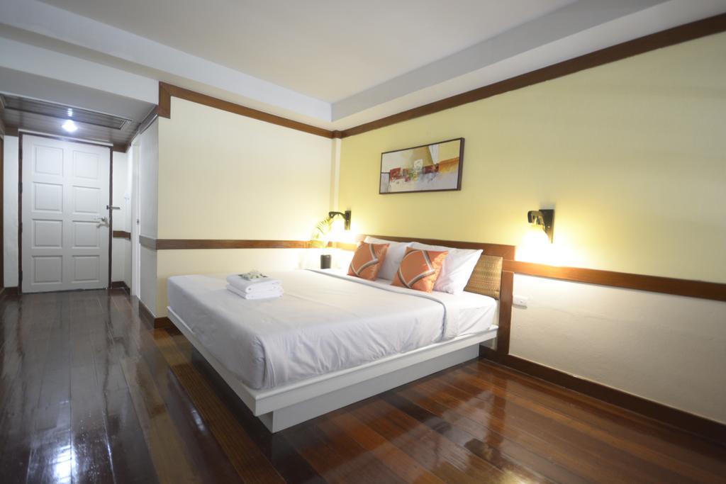 Irest Ao Nang Seafront Vandrarhem Exteriör bild