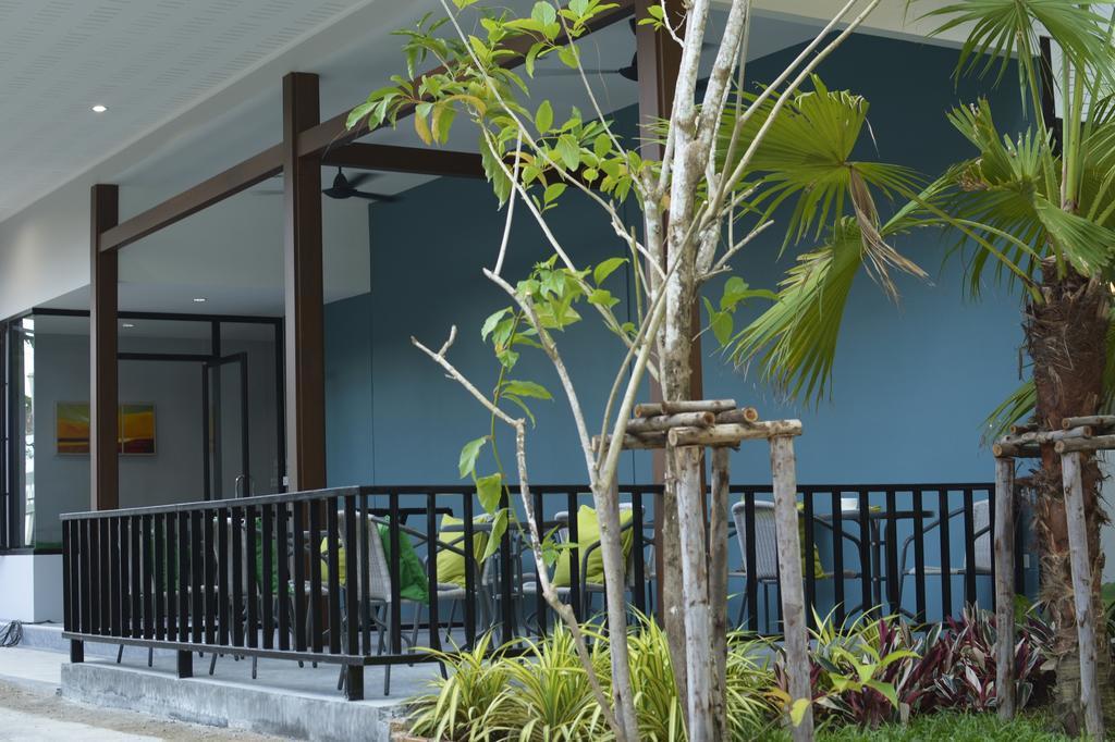 Irest Ao Nang Seafront Vandrarhem Exteriör bild