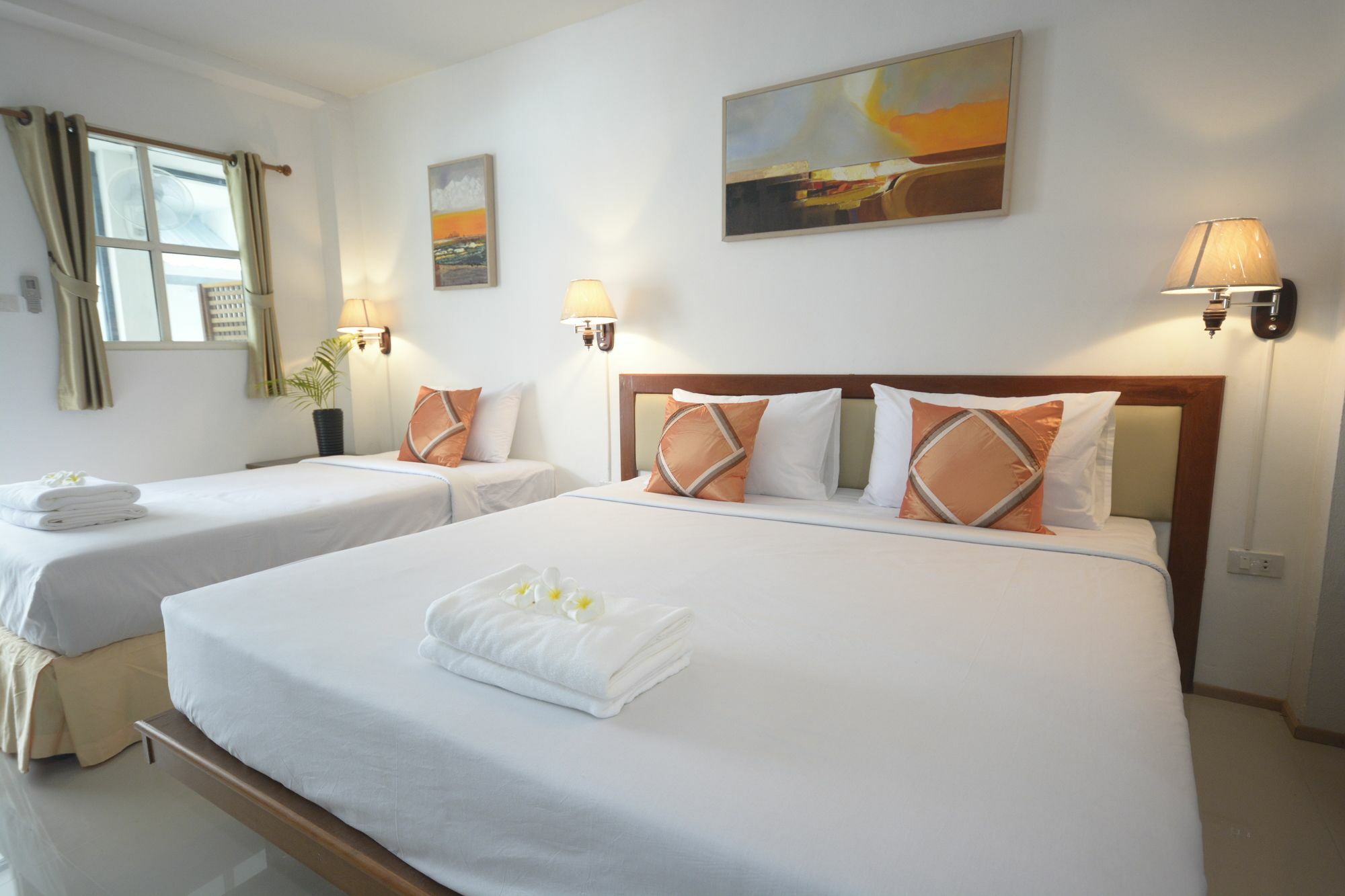 Irest Ao Nang Seafront Vandrarhem Exteriör bild